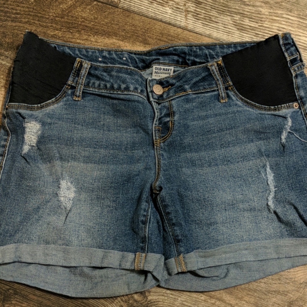 Maternity shorts